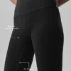16" High-Waist Airbrush Capri - Black