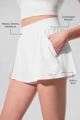 Breezy Short – White