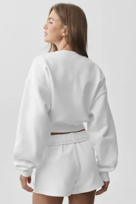 Cropped Accolade Crewneck – White