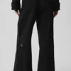 Mid-Rise Cosmopolitan Snap Pant - Black